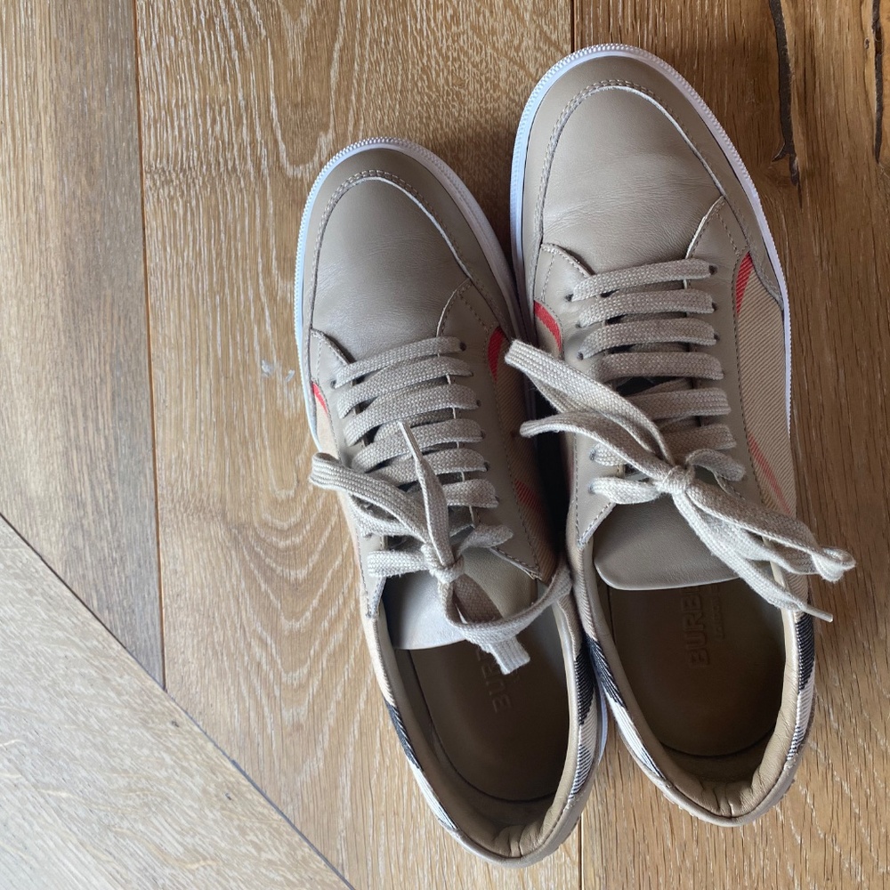 Shoes - Picture 2 of 15